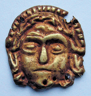 Бляшка з обличчям бога Діоніса. IV ст. до н. е. Золото. Знахідка 1994 р.